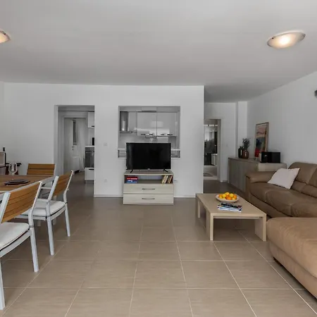 1 Bedroom Amazing In Драмаль